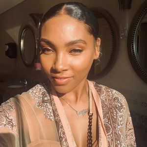 Meet your Posher, Christian